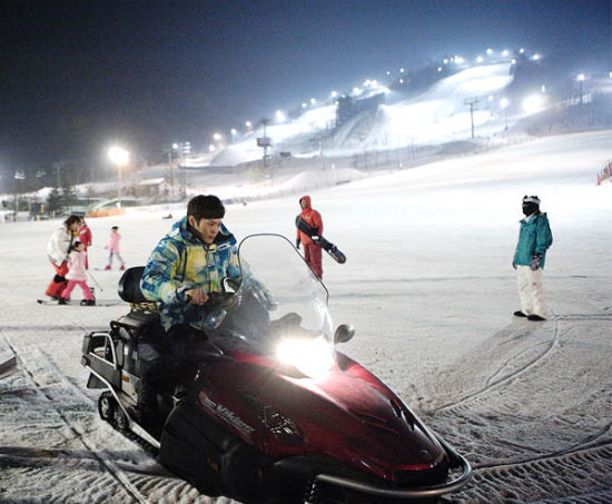 《7级公务员》朱元驾雪橇车驰骋雪原(图)_音乐频道_凤凰网