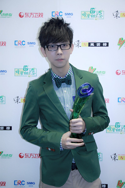 胡夏荣获十金曲奖。