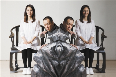 12年前首次合作时，俩人还是学生状态，但在这次的合作中，辛柏青感觉袁泉“身上有股仙气儿了”，袁泉则说，辛柏青“像一颗定心丸”。新京报记者 郭延冰 摄