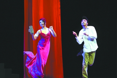 生猛台词让人笑出腹肌 《乌龙山伯爵》上演