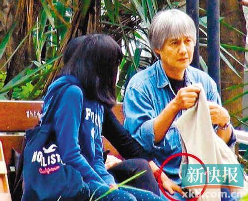 55岁潘越云疑爱上<em>白发</em>男 曾被前夫拍下通奸全