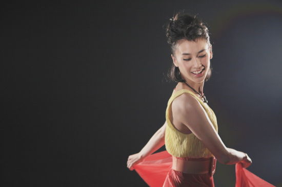 黄圣依《天际线》MV首发 大展芭蕾舞姿_音乐