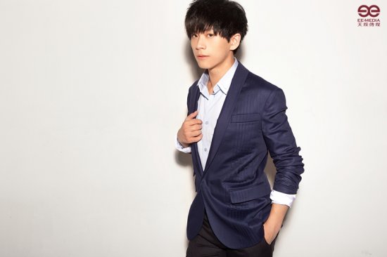 武艺周末空降长沙 签售会继续展开恋爱任务