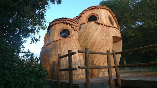 "猫头鹰"守望波尔多港 小屋外观萌翻众人