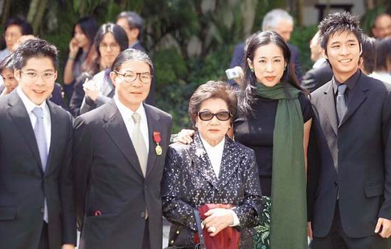 超级富豪霍英东家族 显贵财富与风流曝光(组图)