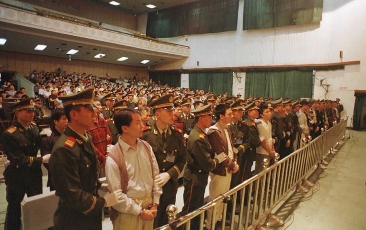 98年被枪毙的香港悍匪张子强:曾绑架李嘉诚长子