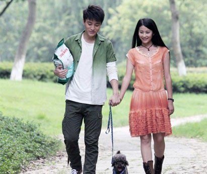 > 正文颖儿贾乃亮眼神交汇  改编自作家桐华同名都市小说的电视剧《被