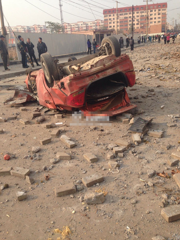 【转载】青岛黄岛区爆炸现场(图67张)