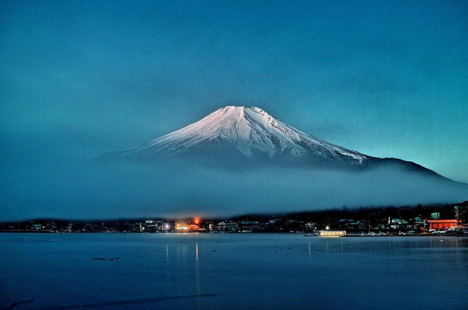 日本摄影师镜头下的多面富士山