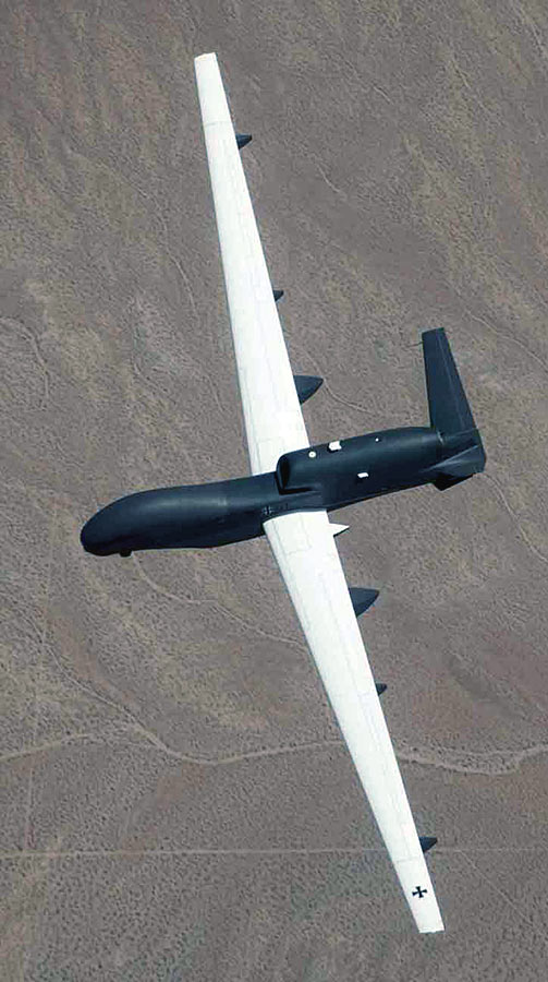 美国海军的世界最大无人机"全球鹰"近日坠毁(1/16)