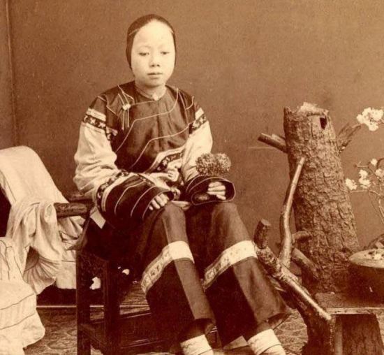 旧中国小脚女人悲惨写真图