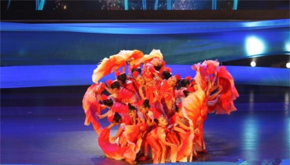 霍邱小兰花艺术团献艺中国书画艺术界春晚