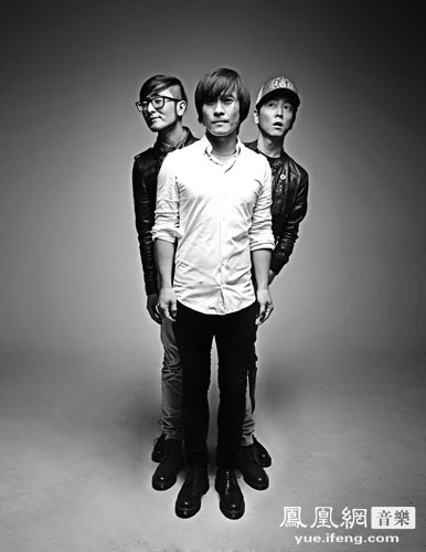 反光镜乐队巡演热血启程 强大幕后支持带来音乐盛宴|反光镜乐队_凤凰