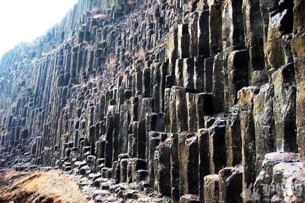 南京六合桂子山玄武岩石柱林成因初探_徐红