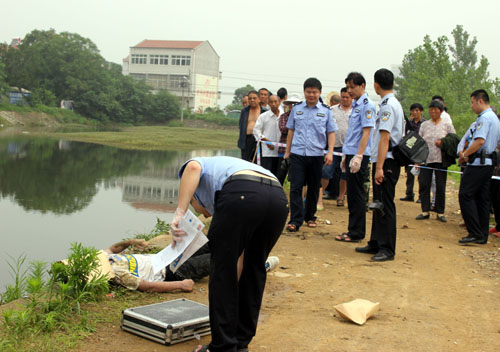 湖北16岁少年晚自习后水塘溺亡 疑深夜失足落水(图)