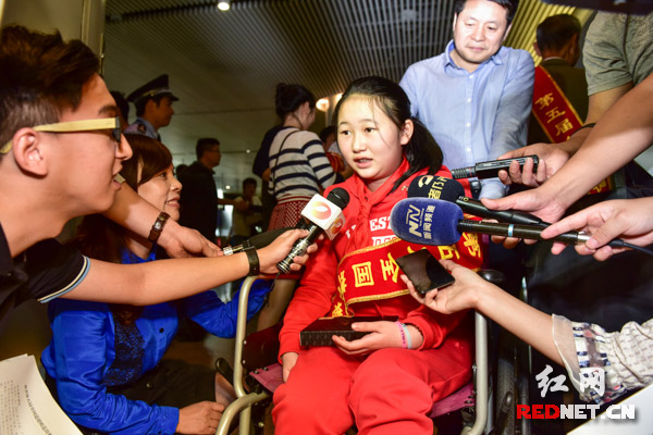 (全国见义勇为模范周美玲.