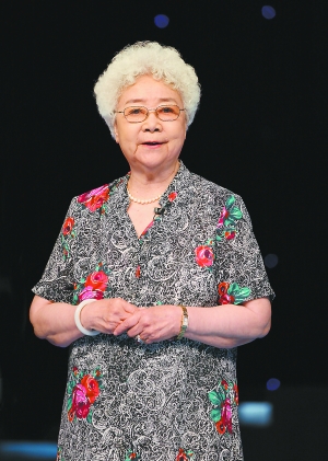八一厂60周年庆典 田华:我们是和谐的一家_娱乐频道_凤凰网