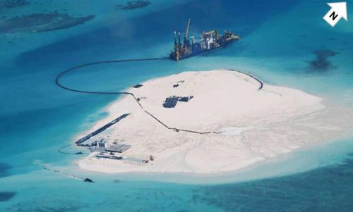 中国急建南海岛礁阵地 台军太平岛默契开工