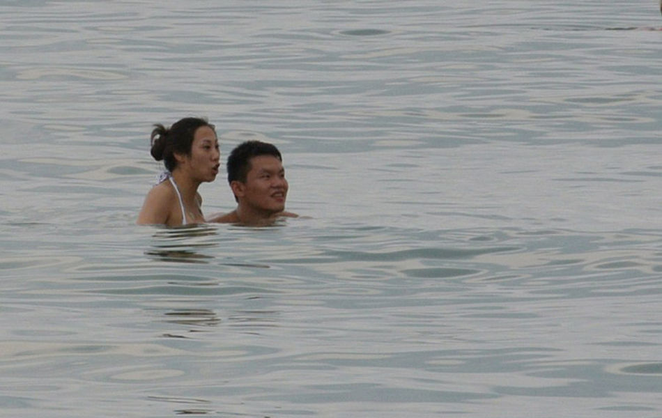 朱芳雨和妻子离婚 昔日与神秘女子戏水照片曝光