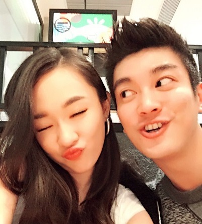 霍思燕与老公光棍节秀恩爱 网友:拉仇恨(图)