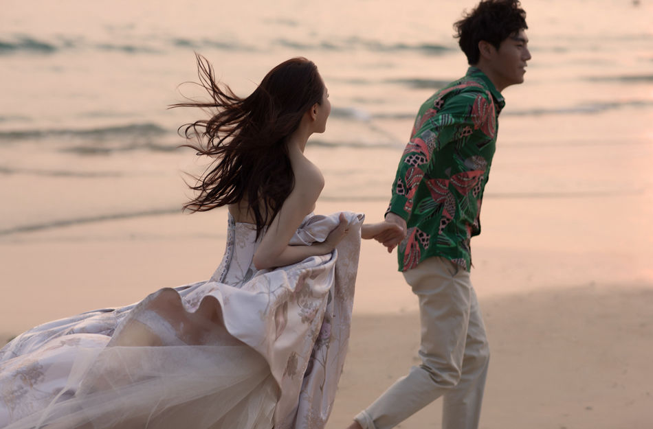 秦昊伊能静婚纱照曝光 浪漫唯美幸福满溢