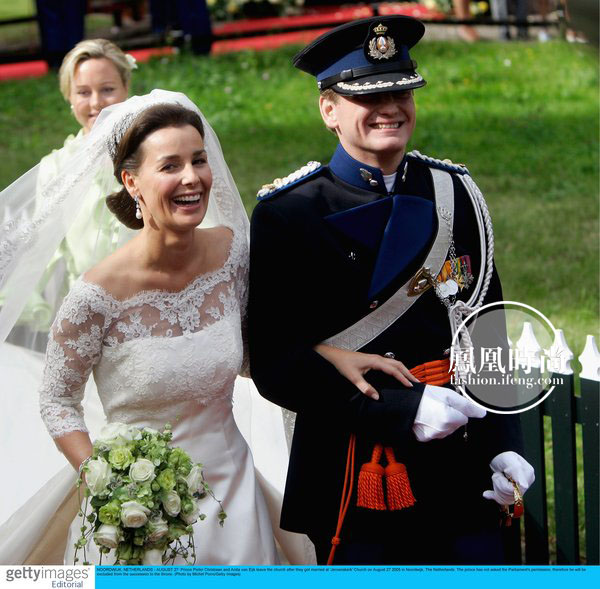 皇室生活揭秘印尼名模嫁马来王子遭虐待