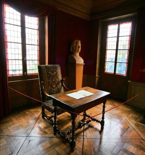 (巴尔扎克故居,他当年写作的阁楼)