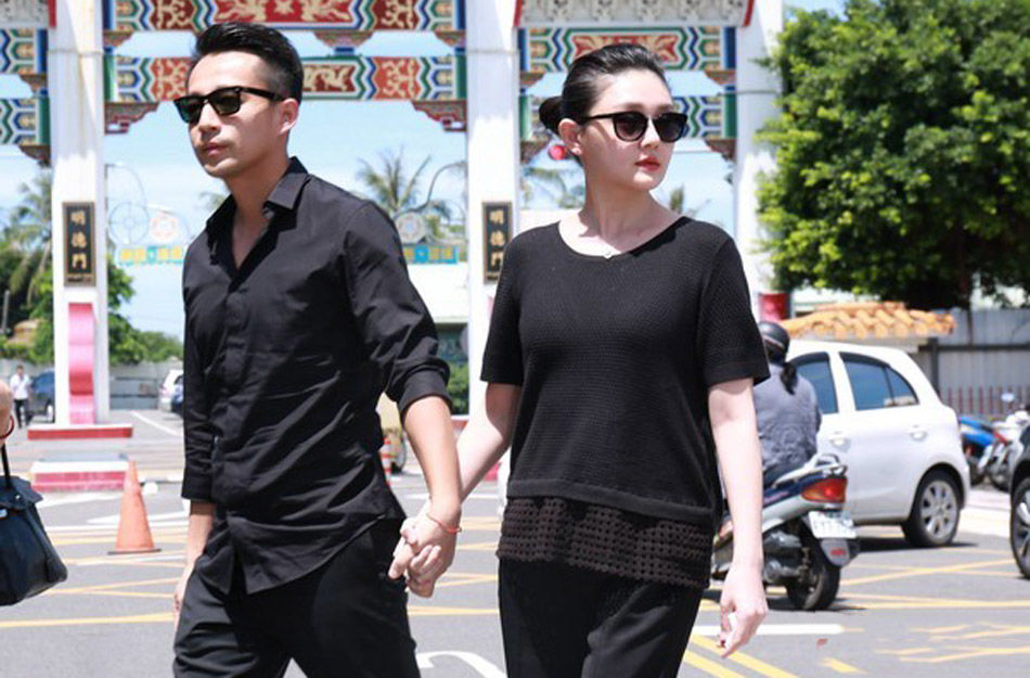 安钧璨生前好友安以轩,汪小菲大s夫妇,小s夫妇,谢依霖,陶喆等悉数现身