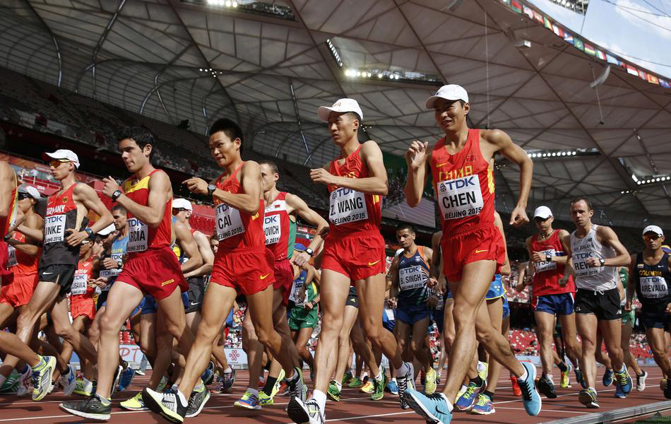 竞走开始由中国三位选手形成领先集团.