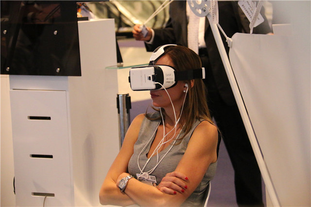 达沃斯"虚拟空间"展示虚拟现实场景