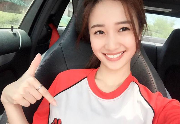 20岁越南"奶茶妹妹"走红 笑容甜美似baby-凤凰新闻