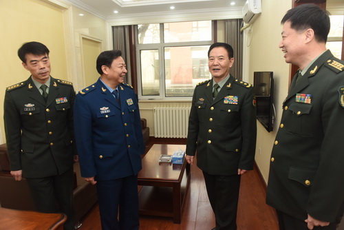 刘训言少将任军委政法委副书记(图)