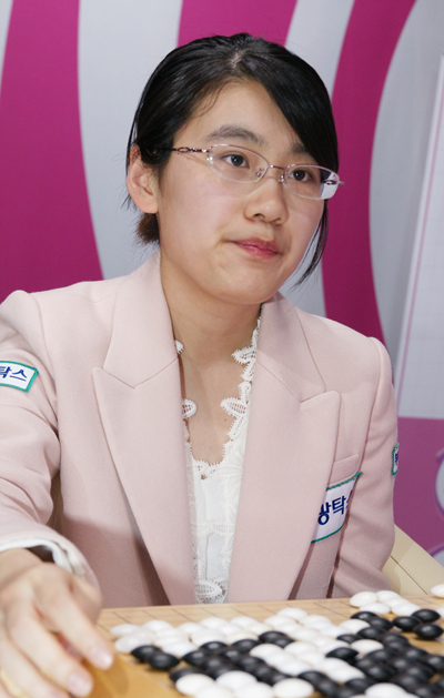18岁中国围棋天才少女於之莹
