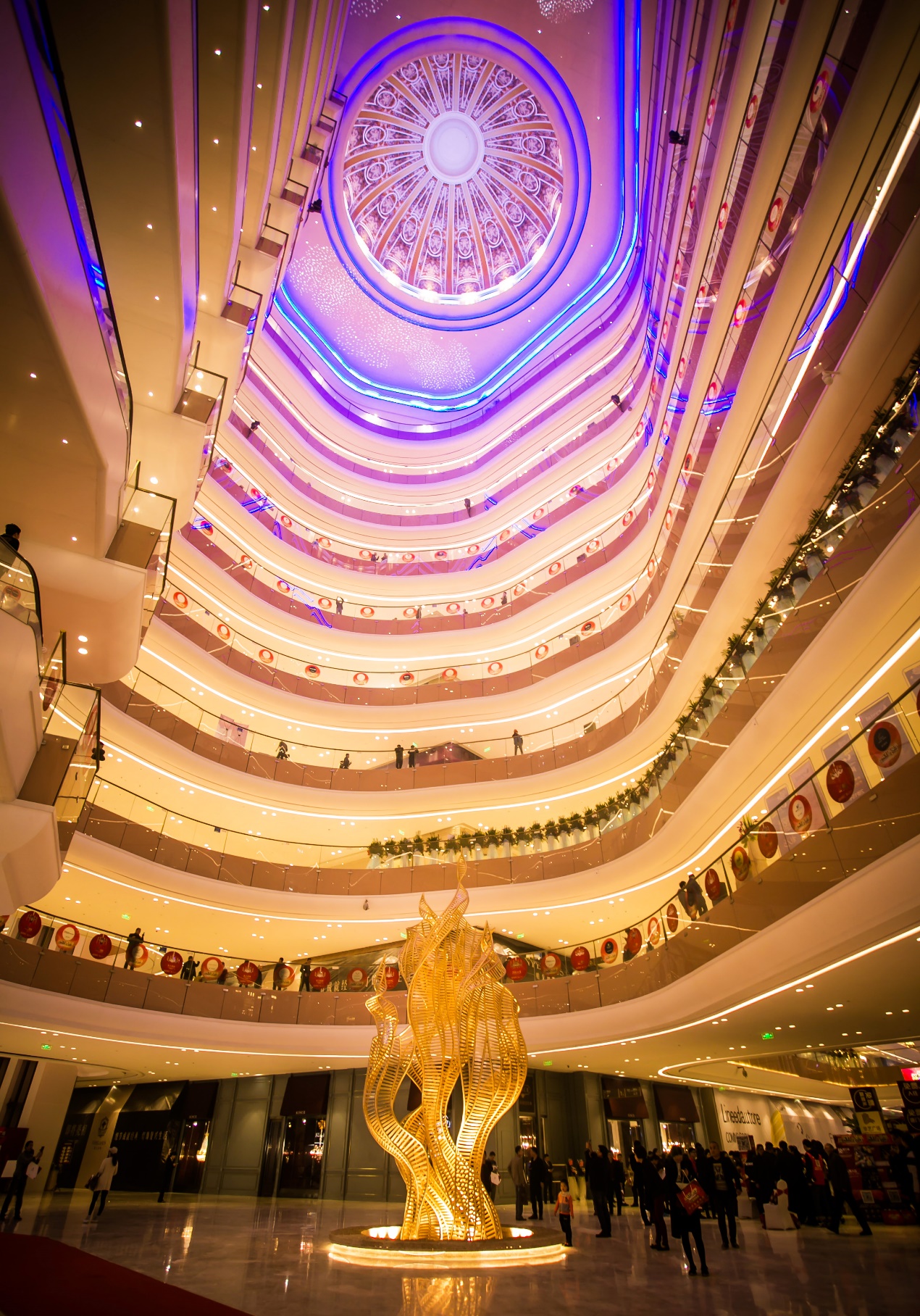 艾特奖中山站盛大启动 "光之魔法"引爆华艺广场