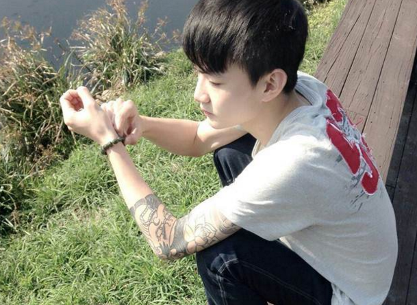 9/21长大了的王欣逸开始纹身