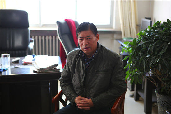 都兰县骆驼场董道伟场长都兰县骆驼场董道伟场长介绍说:现在随着牧民