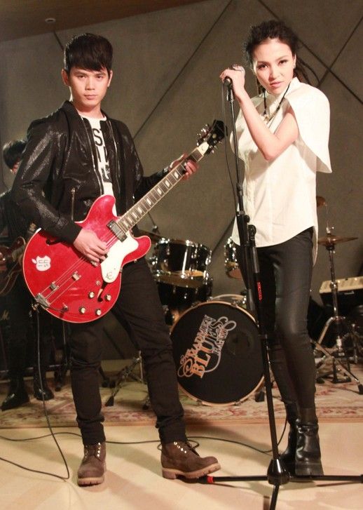 张恒远毕夏情侣装mv曝光 唱响《大闹天宫》同名推广曲