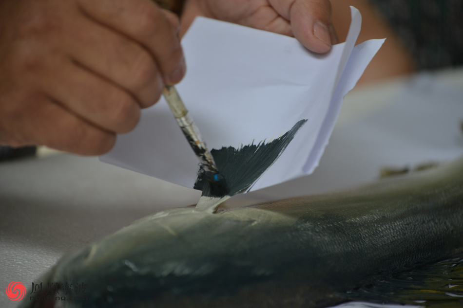 非遗文化精品鱼拓书法亮相象山