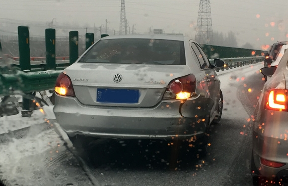 713起事故 還不速速來學雪天駕駛技巧