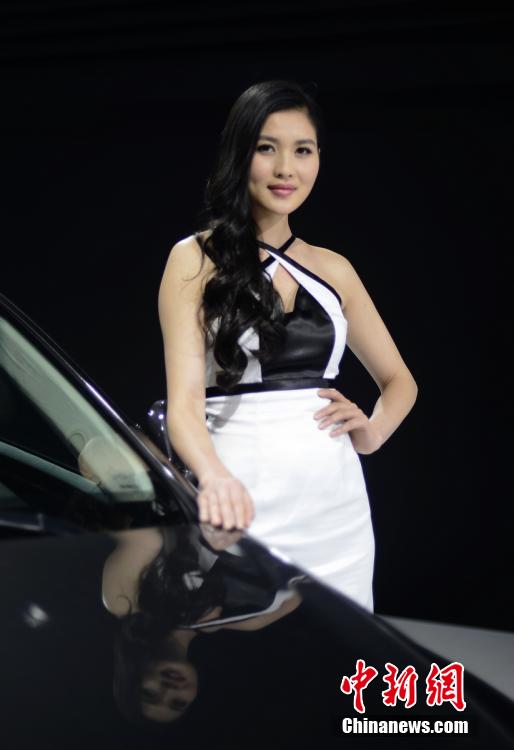 2015长沙车展全球最贵超跑亮相车模身材与颜值俱佳