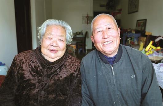 "3月16日,汉阳永丰街惠民苑社区居民舒昌发爹爹笑嘻嘻地告诉