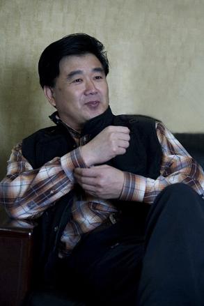 柳铁良草原人展现大草原美丽富饶景象