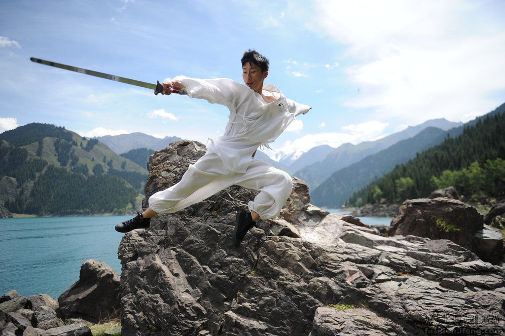 新疆武林大会天山论剑11派高手演绝学