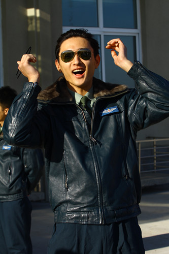 《星兵报到》体验陆航训练于小彤含泪退赛(图) .