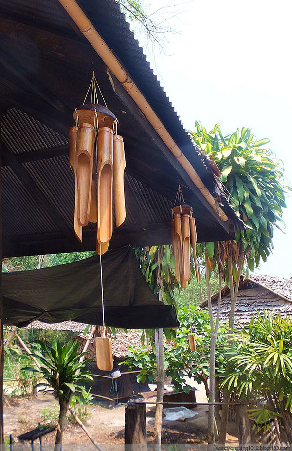 p19&nbsp;&nbsp;&nbsp;&nbsp; 用竹子制成的风铃,声音很悦耳.
