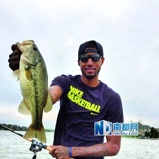 保罗·乔治近三周连续发钓鱼的图片.