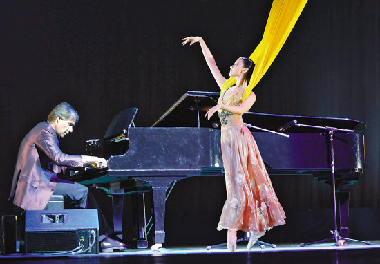 大师姐跳芭蕾迷倒羊城大小观众