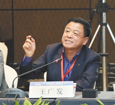 王广发70精力放在学校