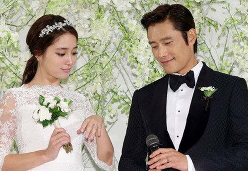 曝李秉宪丑闻内幕模特要求买房遭拒欲勒索