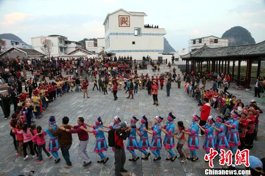 中国唯一仫佬族自治县的30年发展变迁|游客|农家乐_凤凰资讯